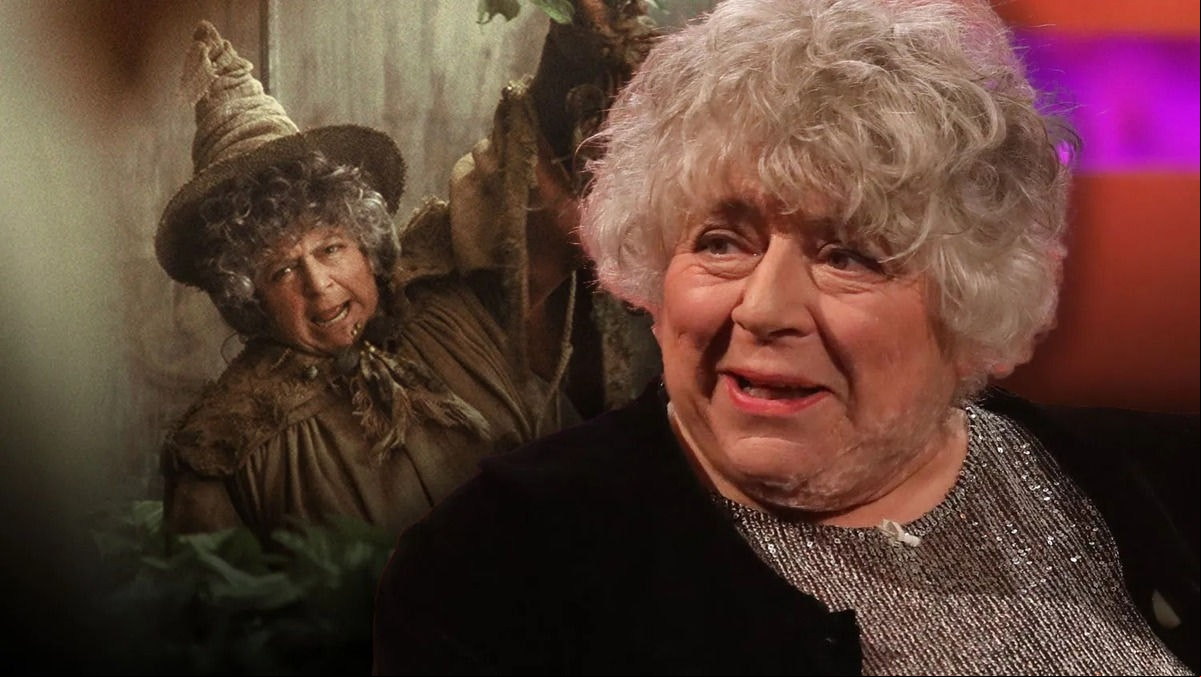 A atriz britânica Miriam Margolyes tem  83 anos e ficou conhecida como a professora Sprout em Harry Potter 
