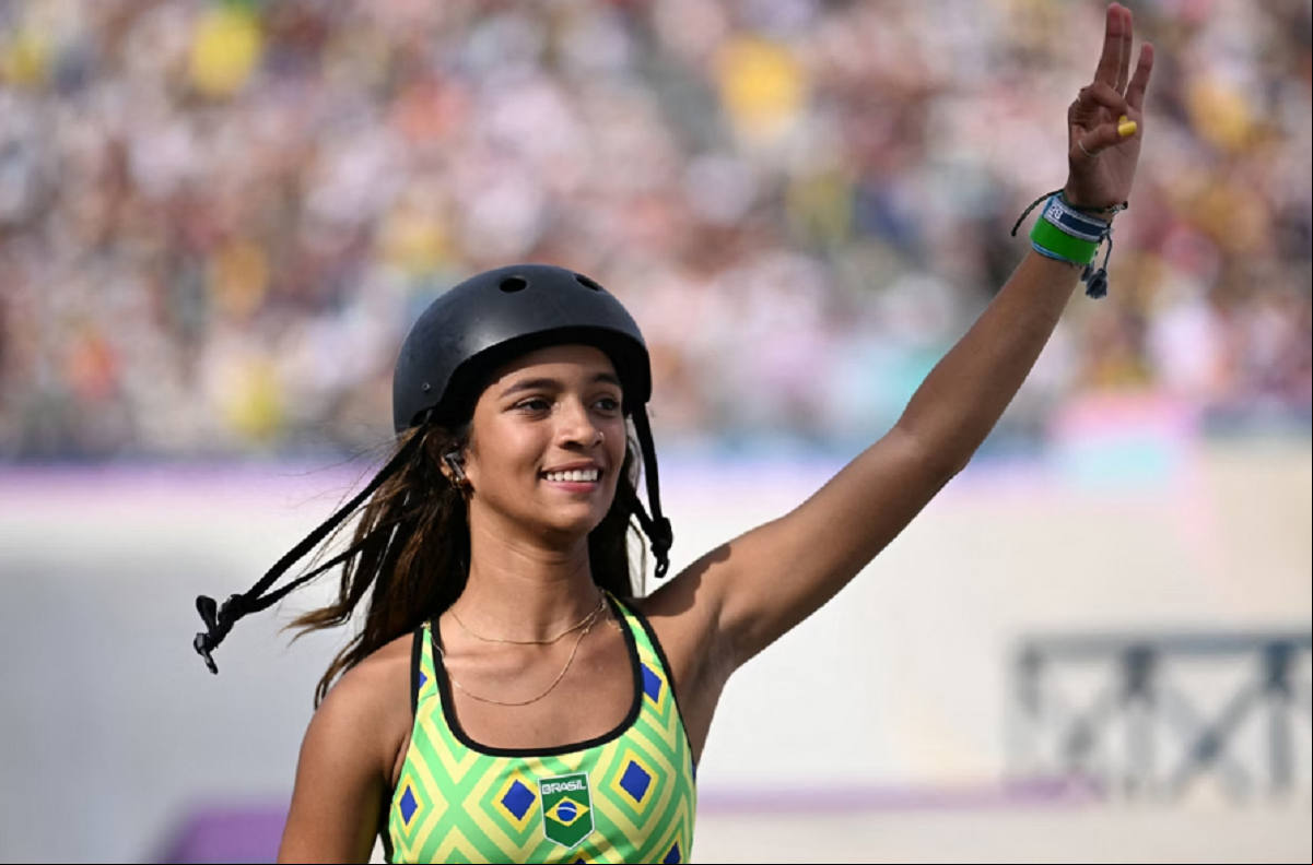A skatista brasileira Rayssa Leal, de apenas 16 anos, conquistou medalha de bronze no dia 28 de julho. A fadinha, como é conhecida, registrou 92.68 de pontuação em um flip. A pontuação era um recorde, que foi quebrado pela própria Rayssa na final.
