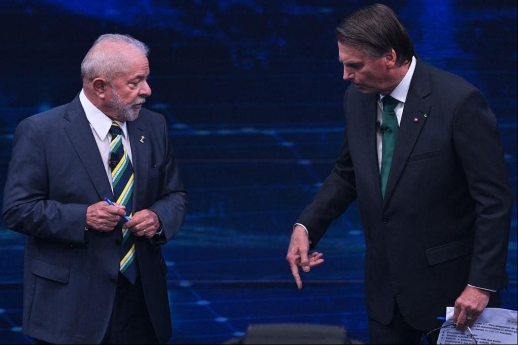 Lula e Bolsonaro durante debate na Band Lula e Bolsonaro durante debate na TV nas eleições presidenciais