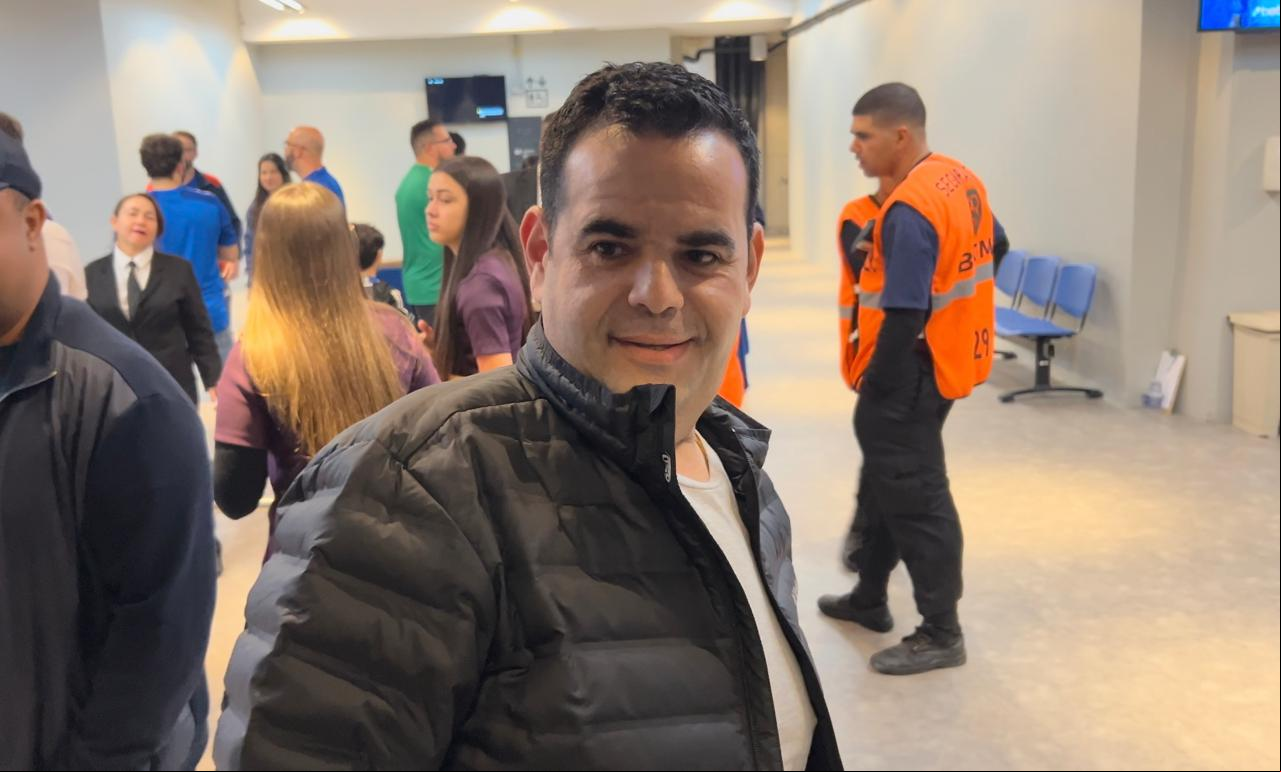 Eduardo Maluf chegando ao Gigante da Pampulha