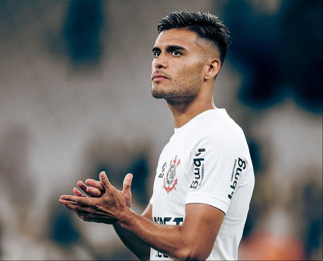 Volante Fausto Vera, do Corinthians, é um dos alvos do Atlético 