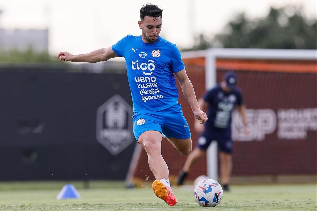 Peralta está a serviço da seleção paraguaia