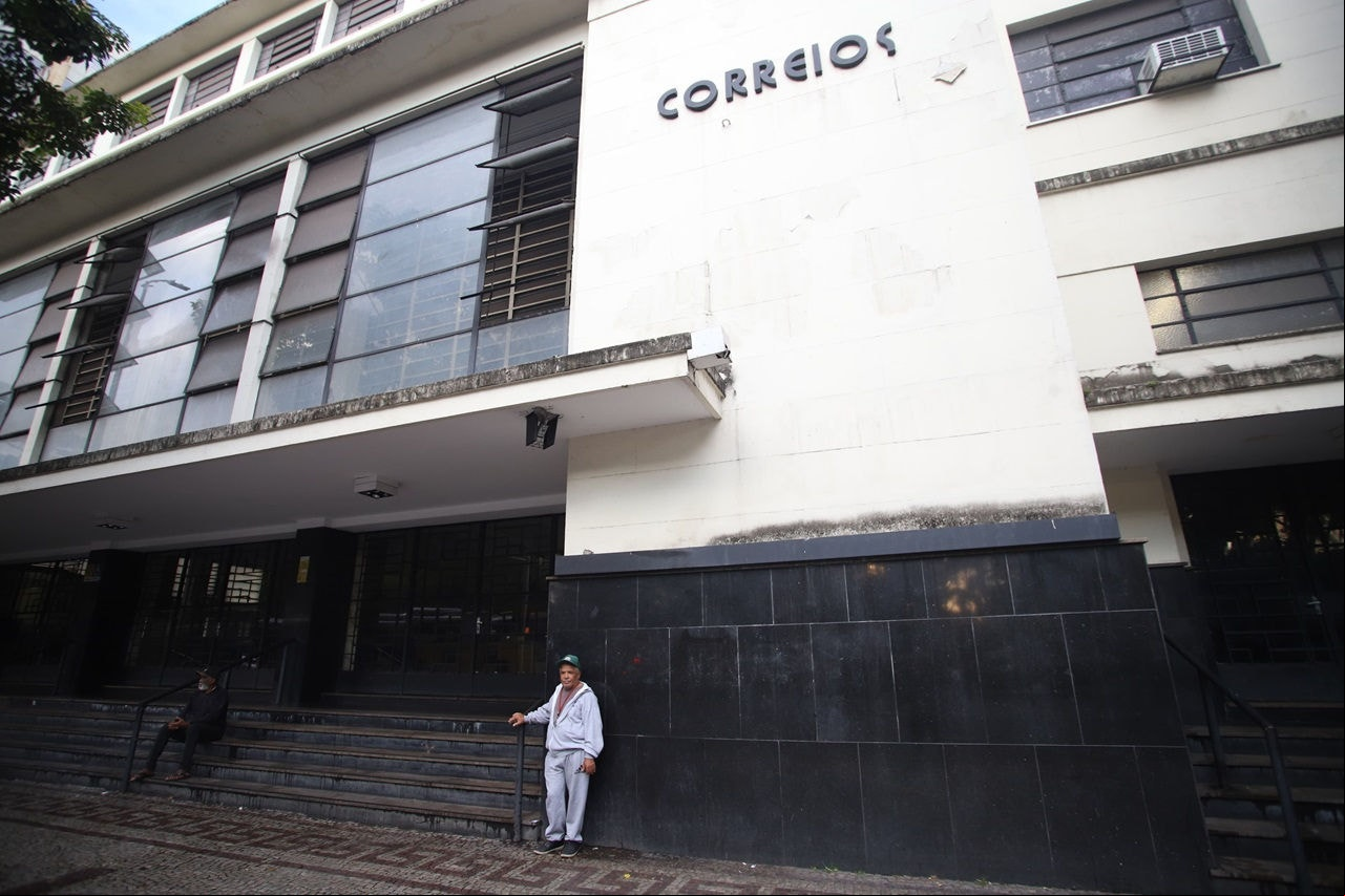 Correios em BH atendem possíveis vítimas de golpe do INSS; agência na avenida Afonso Pena amanheceu com pouco movimento