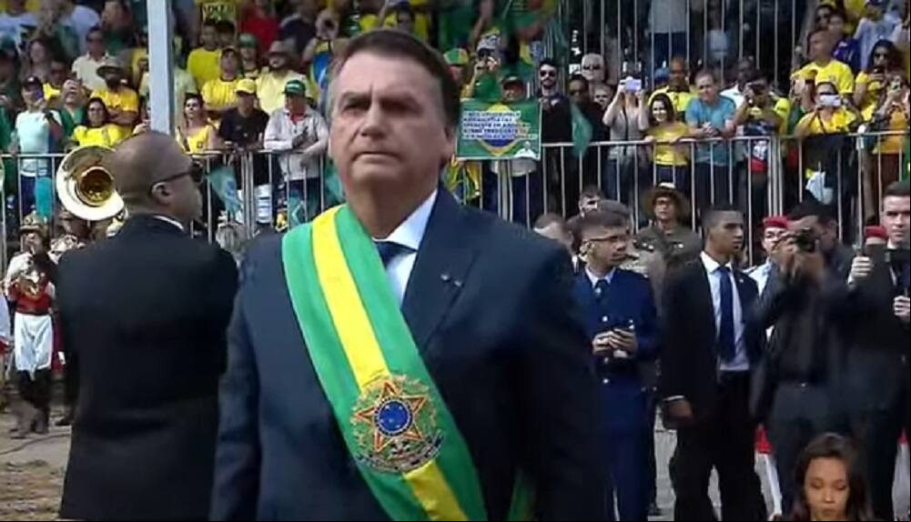 Presidente Jair Bolsonaro na chegada ao desfile militar do 7 de Setembro, em Brasília (DF)