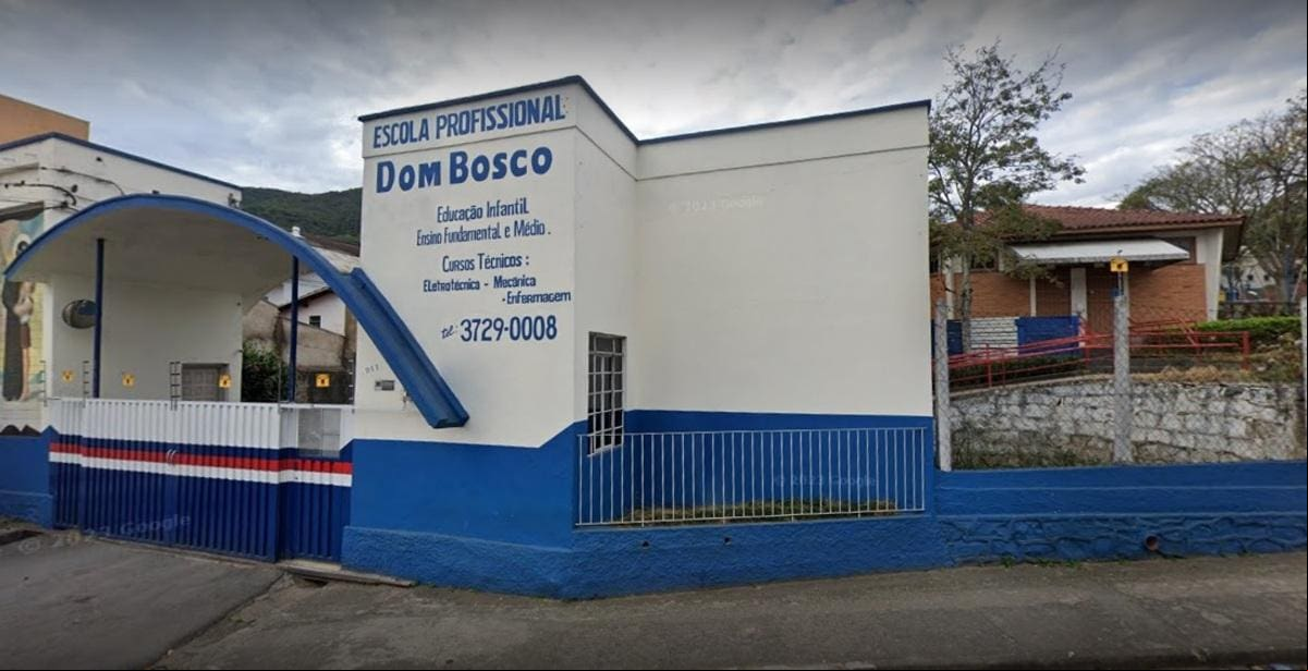 Imagem mostra a Escola Dom Bosco, em Poços de Caldas