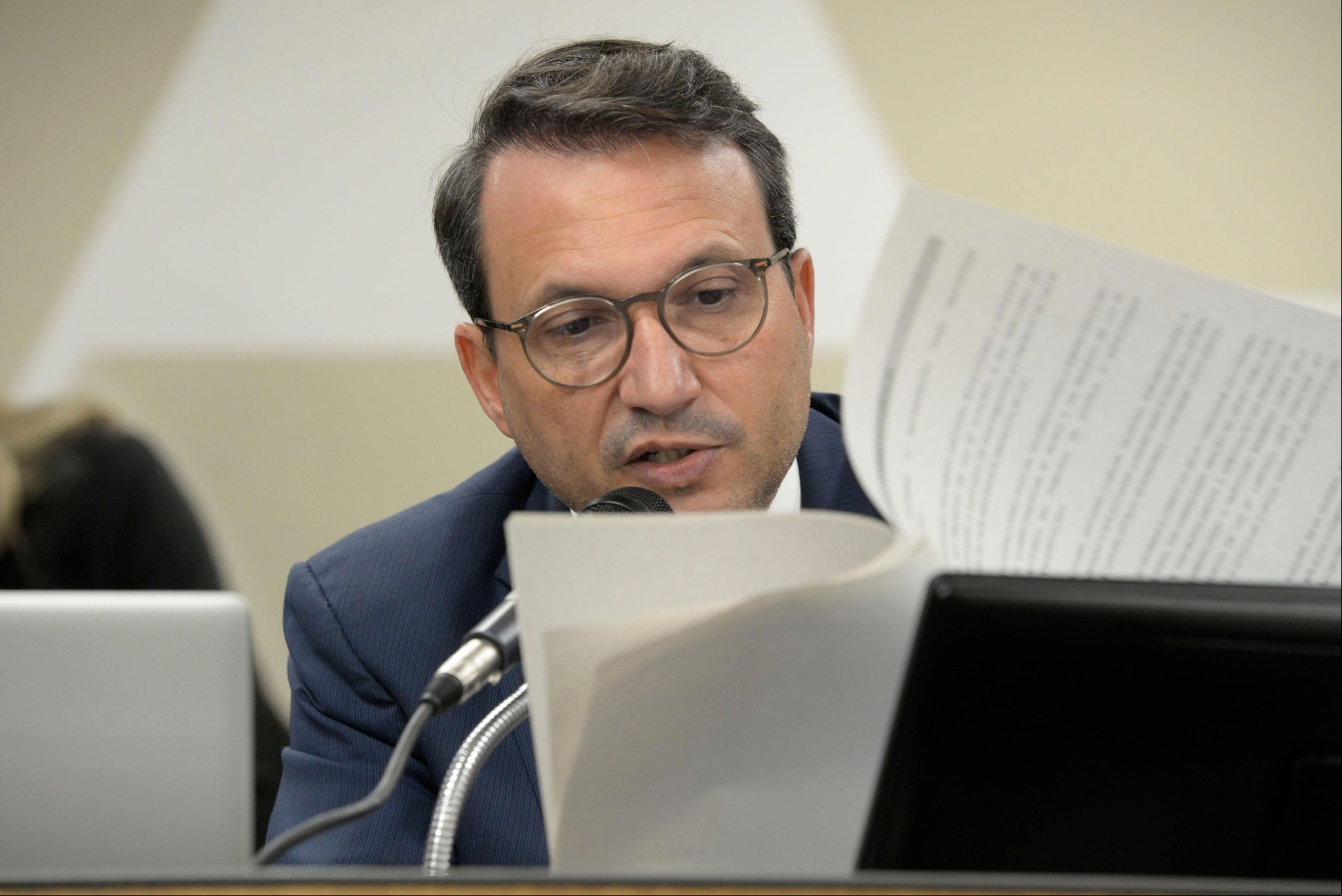 O presidente da CCJ, Arnaldo Silva (União), itiu o erro tão logo a reunião desta terça (20/2) começou e a PEC 24/2023 foi retirada de pauta