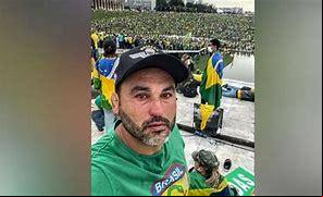 Léo Índio se tornou alvo de notícia-crime após publicar nas redes sociais uma foto na rampa do Congresso Nacional, em meio à invasão e depredação das sedes dos Três Poderes
