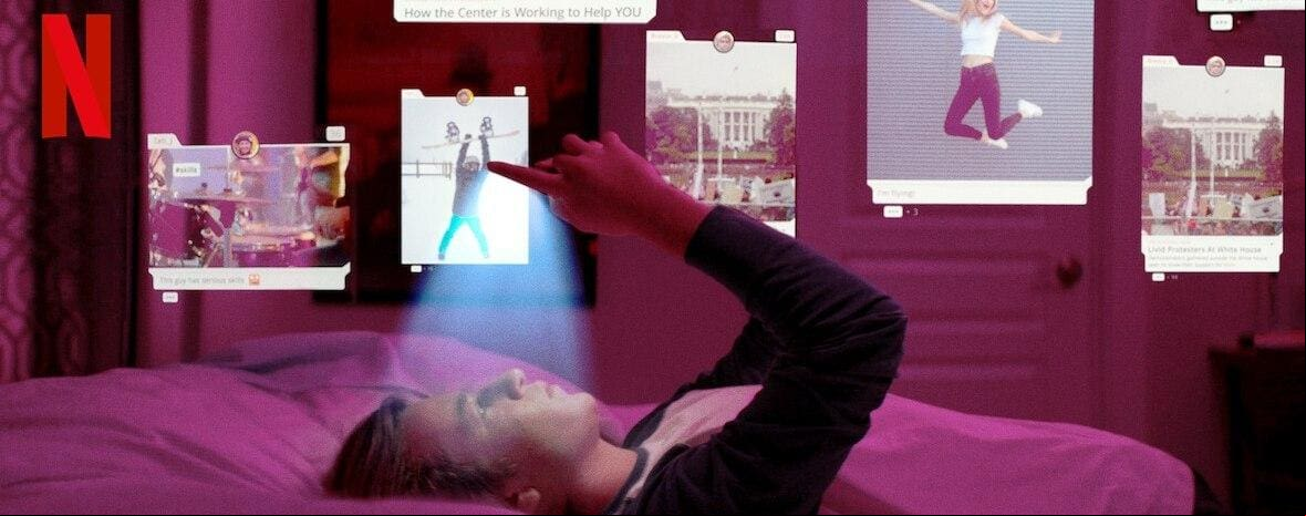 Lançado pela Neflix em 2020, o docudrama norte-americano "O Dilema das Redes", dirigido por Jeff Orlowski, critica, entre outros temas, a forma como o ecossistema das redes sociais contribui para um uso abusivo delas próprias Lançado pela Neflix em 2020, o docudrama norte-americano "O Dilema das Redes", dirigido por Jeff Orlowski, critica, entre outros temas, a forma como o ecossistema das redes sociais contribui para um uso abusivo delas próprias