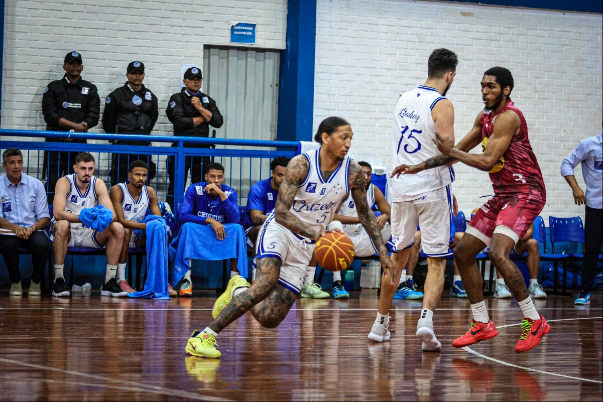 Cruzeiro está a uma vitória de chegar à elite do basquete nacional