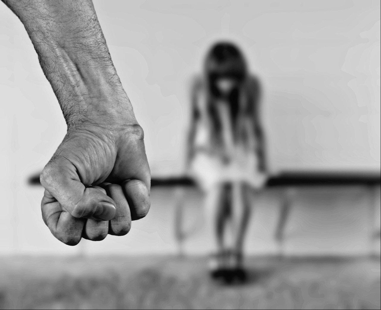 Violência contra a mulher O silêncio da adolescente foi mantido por anos devido a ameaças