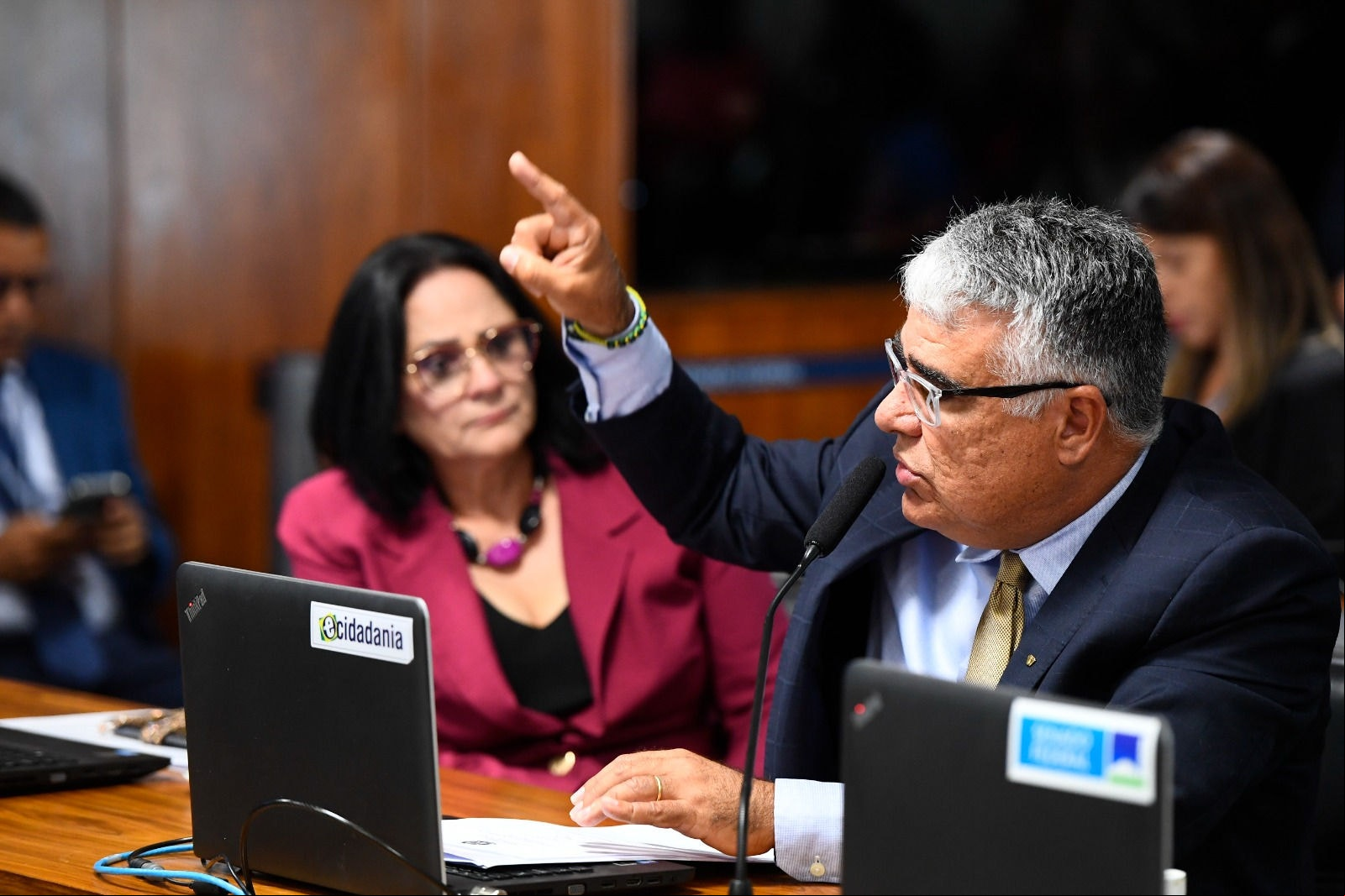 Damares Alves e Eduardo Girão foram os autores do pedido de diligência nos EUA