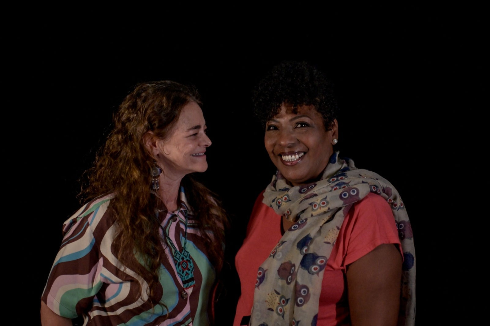 Inês Peixoto, do Grupo Galpão; e Rejane Faria, do Quatroloscinco; atuam, dirigem e escrevem na cena teatral das Minas Gerais