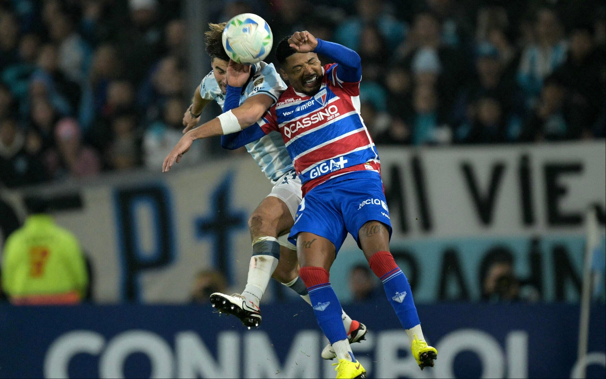 Partida entre Racing e Fortaleza, pela Copa Libertadores (Foto: Juan Mabromata/AFP)