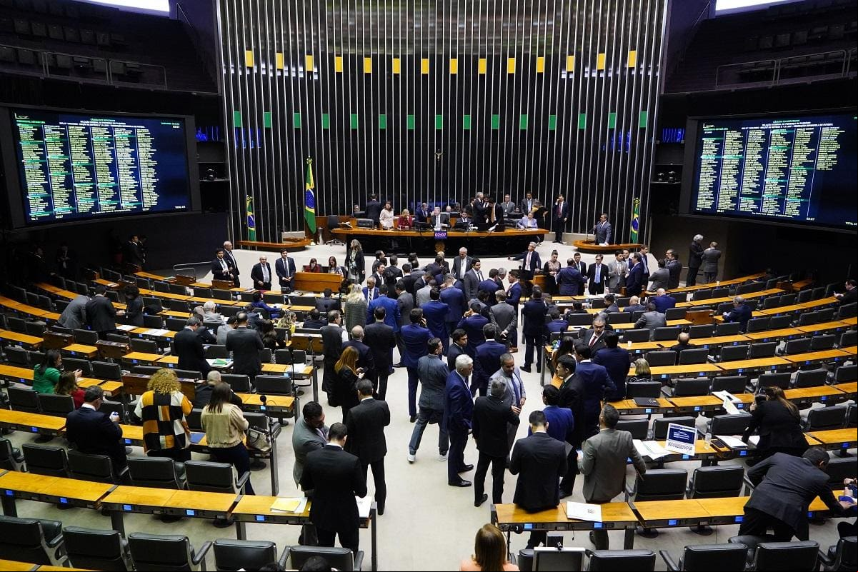 Deputados do PL ajudaram o governo a aprovar o texto-base do novo arcabouço fiscal Deputados do PL ajudaram o governo a aprovar o texto-base do novo arcabouço fiscal
