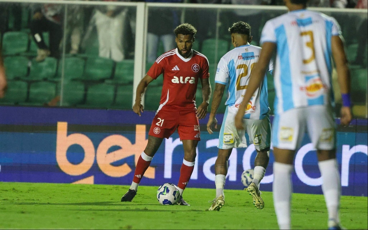 Wesley enfim desencanta e marca o primeiro gol do ano (Foto: Ricardo Duarte/SC Innternacional)